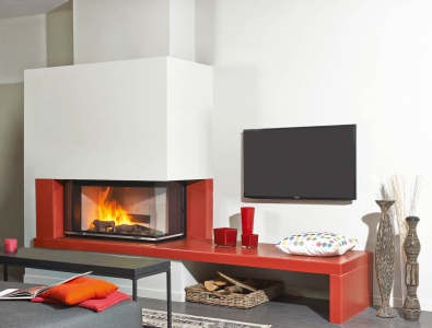 Moderní krby Carbay s čelním a bočním prosklením